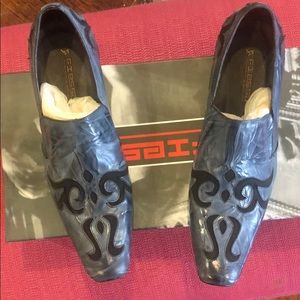 Fiesso Leather cut out shoes. Very sharp size 8.